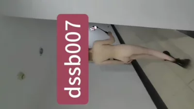 勇闯公寓，听到开门声就跑